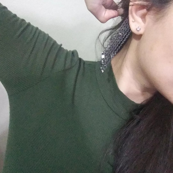 Single Painless Earing - Picture 5 of 5